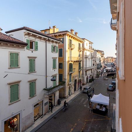 Domus Verona - Elegante Residenza Con Affaccio Su Porta Leoni 客房 照片