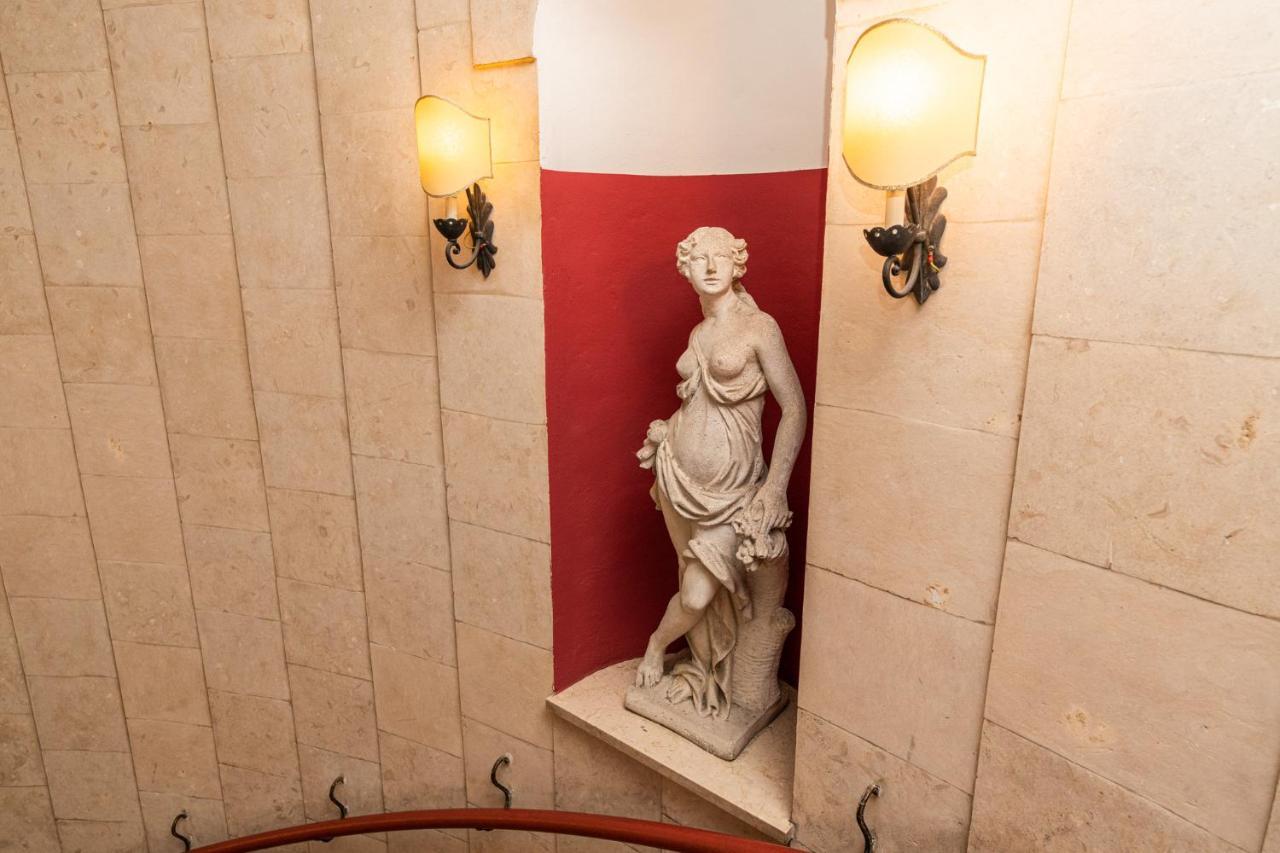 Domus Verona - Elegante Residenza Con Affaccio Su Porta Leoni 外观 照片