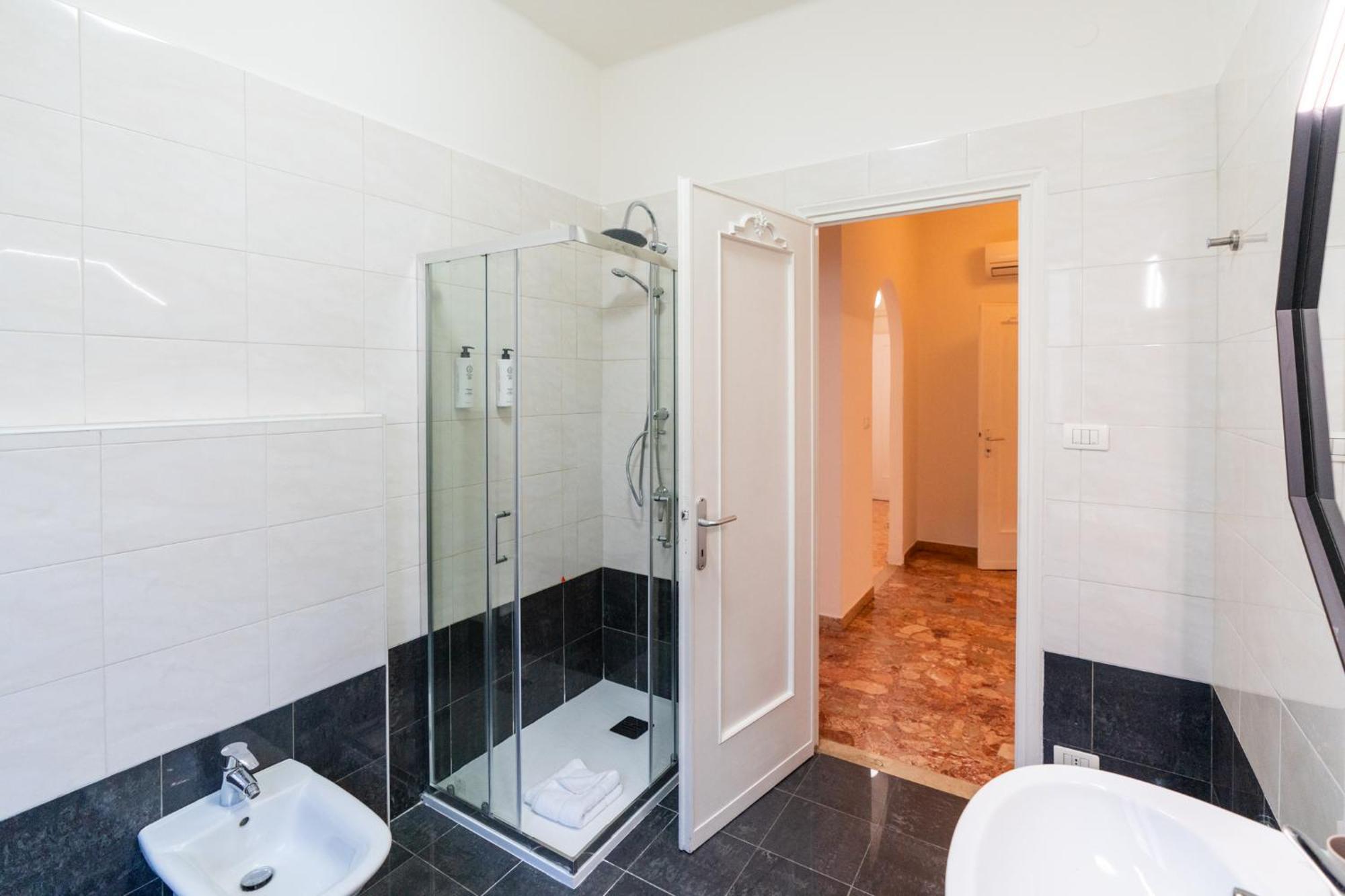 Domus Verona - Elegante Residenza Con Affaccio Su Porta Leoni 客房 照片