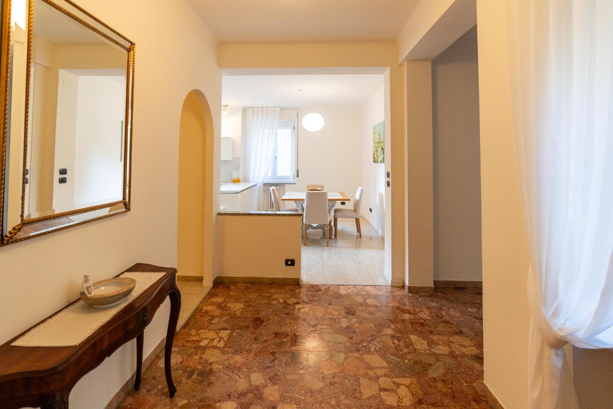 Domus Verona - Elegante Residenza Con Affaccio Su Porta Leoni 客房 照片