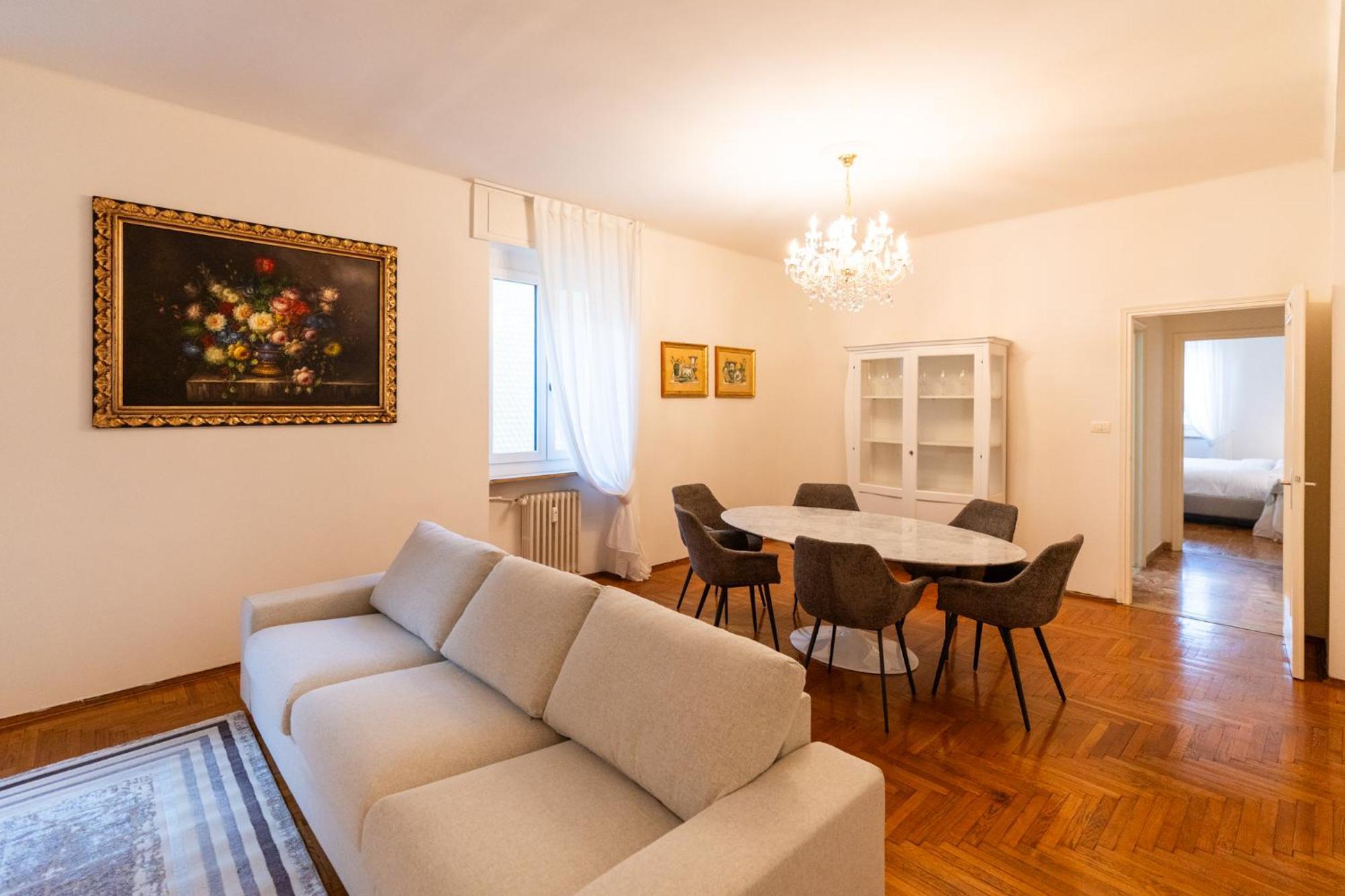Domus Verona - Elegante Residenza Con Affaccio Su Porta Leoni 客房 照片